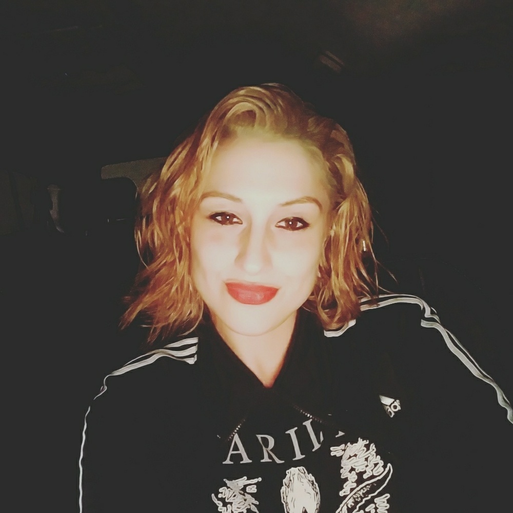 Meet your Posher, Nicole